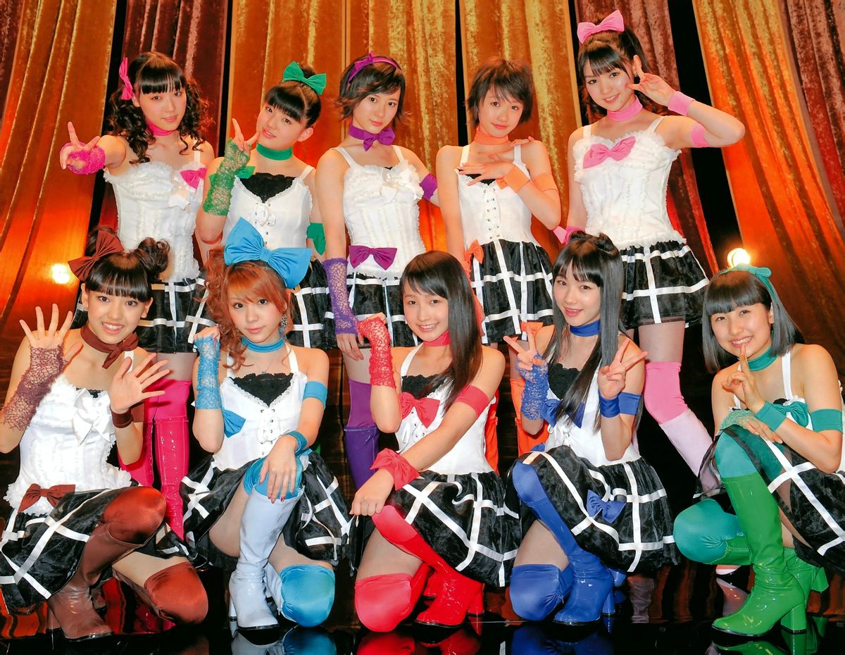 off-shot of morning musume on the set of their pv for 'one.two.three'